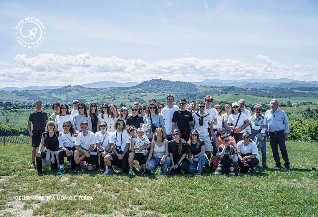 Azienda Agricola Terre Bentivoglio Evento Cover Solidarieta in vigna 06_26
